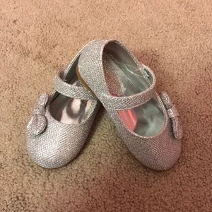 Toddler silver dress shoes size 5